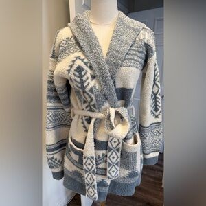 Barefoot Dreams CozyChic Hooded Belted Cardigan – XS – Blue/Cream Aztec Pattern